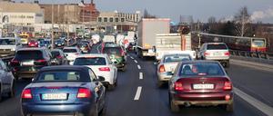 Abfahrt der A100 zum Tempelhofer Damm. 