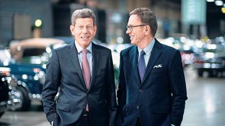 Auto-Präsidenten. Im März folgte Bernhard Mattes (links) auf den langjährigen VDA-Chef Matthias Wissmann. Der hatte mit seinem politischen Netzwerk enge Bande zur Bundesregierung geknüpft. 