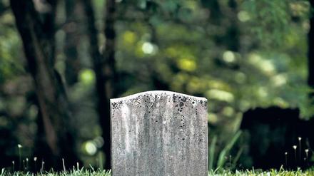 Nach einem Todesfall stoßen Angehörige auf viele bürokratische Hindernisse.