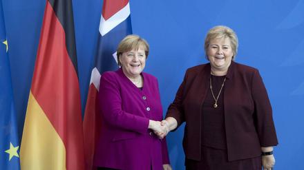 Erna Solberg, Ministerpräsidentin Norwegens, mit Bundeskanzlerin Angela Merkel.