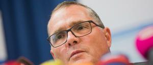 Klaus-Stephan Becker, Leiter Direktion Kriminalität, spricht auf einer Pressekonferenz im Kölner Polizeipräsidium am Dienstag.