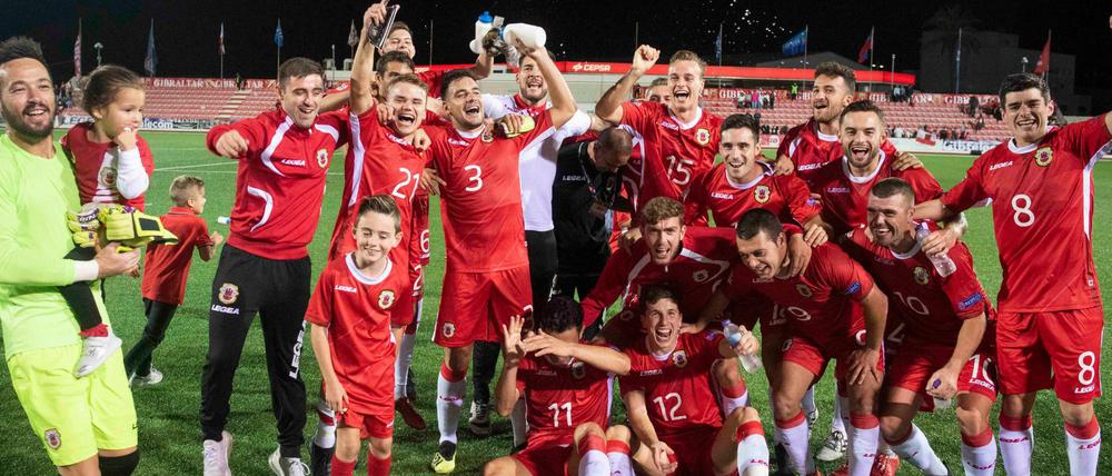 Kein Halten mehr. Gibraltar nach dem zweiten Pflichtspielsieg.