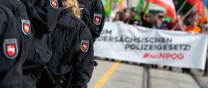 Proteste gegen die neuen Landespolizeigesetze gab es bereits in Bayern, NRW und in Niedersachsen.