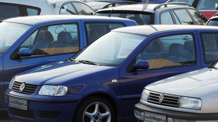 Volkswagen will nach Berichten den Besitzern alter Diesel bundesweit Umtauschprämien anbieten und die Autos verschrotten.