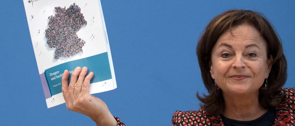 Marlene Mortler, Drogenbeauftragte der Bundesregierung, stellt den Drogen- und Suchtbericht 2018 vor.