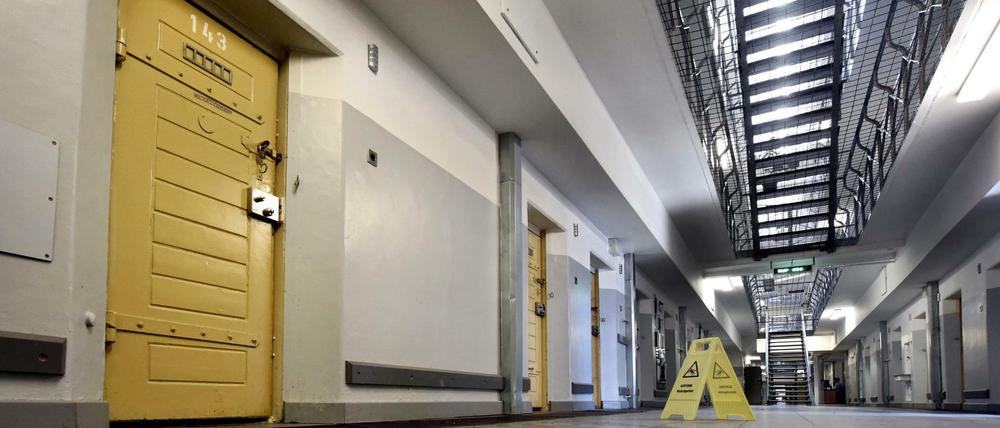 Die Tür zur Zelle 143 in der Klever Justizvollzugsanstalt, wo der Syrer starb.