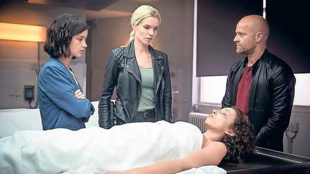 Was hatte die Tote mit dem islamistischen Terror zu tun? „Das Team“ Paula Liekens (Lynn Van Royen, links), Nelly Winther (Marie Bach Hansen) und Gregor Weiss (Jürgen Vogel) in Kopenhagen bei der Ermittlung. 