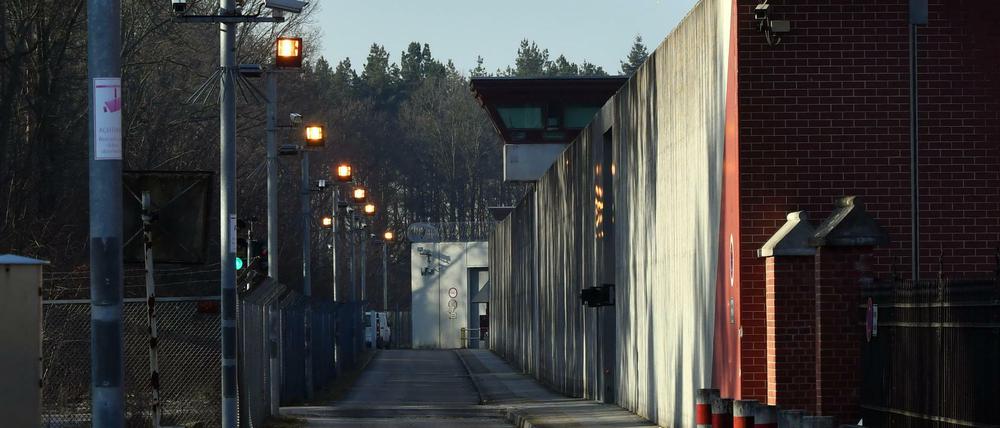 Hinter Mauern. Seit 2005 verbüßt Keith M. eine Haftstrafe wegen Mordes in der JVA Tegel. 