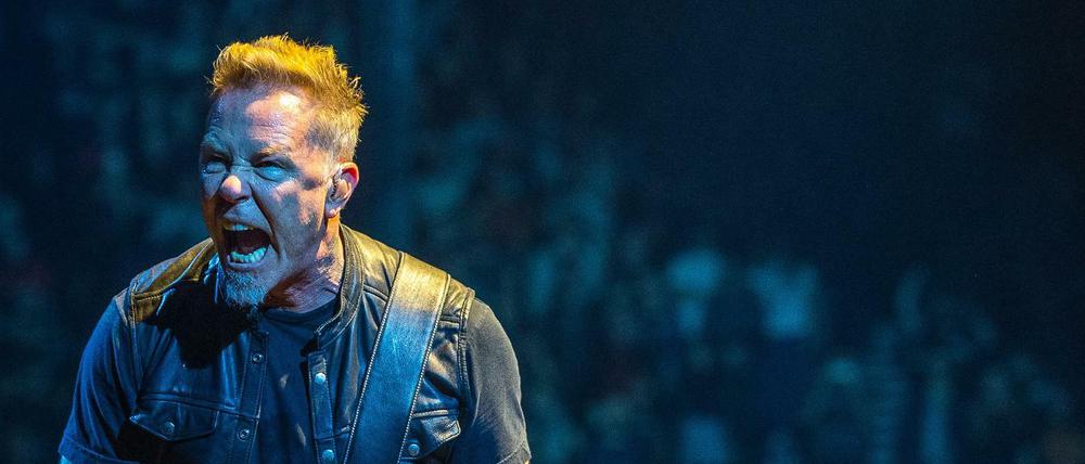 Druck und Kraft. James Hetfield, Sänger und Gitarrist von Metallica hat Härte in den 90er Jahren definiert. 