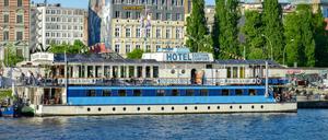 Schwimmendes Hotel: Das Eastern Comfort gleich hinter der East Side Gallery.