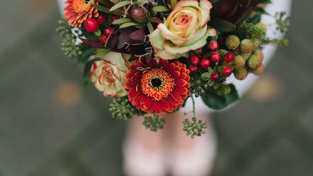 Blumen als Geschenk. Üppige Sträuße gönnt man sich selber selten.