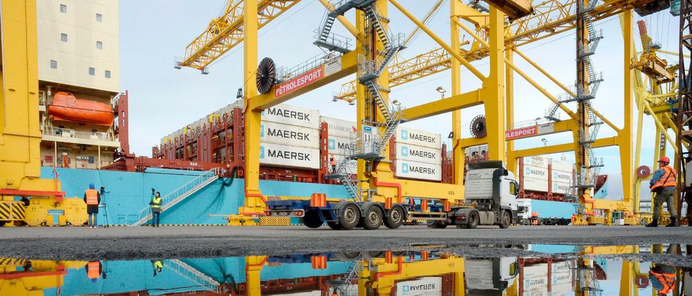 Die Venta Maersk in St. Petersburg. Noch nie hat ein so großes Schiff die Nordroute ohne Eisbrecher-Hilfe befahren.