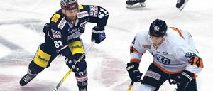 Hinterher statt vornweg. Bei den Grizzlys Wolfsburg mit Nationalspieler Björn Krupp (r.) läuft es in dieser Saison bisher noch nicht rund.