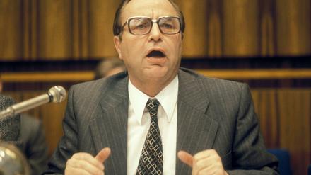 Horst Herold, damaliger Präsident des Bundeskriminalamtes, auf einem Foto vom November 1980.  