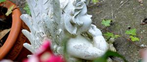 Alter St. Michael-Friedhof an der Hermannstraße in Berlin-Neukölln.
