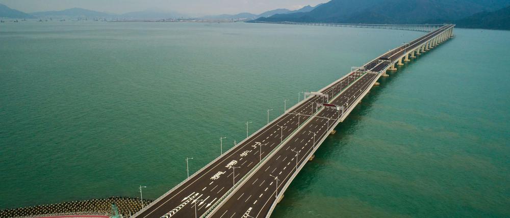 Das Luftbild zeigt den Hongkong-Abschnitt der Hong Kong-Zhuhai-Macao-Brücke in Hongkong, Südchina.