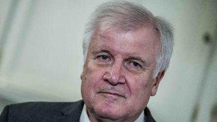 Viele denken, dass Seehofer vor allen anderen die Malaise der Groko im Bund verschuldet hat. 
