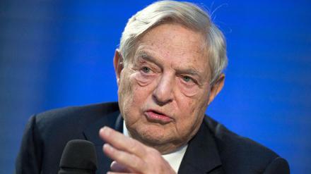 Ein verdächtiges Päckchen aus Georg Soros Briefkasten musste gesprengt werden.