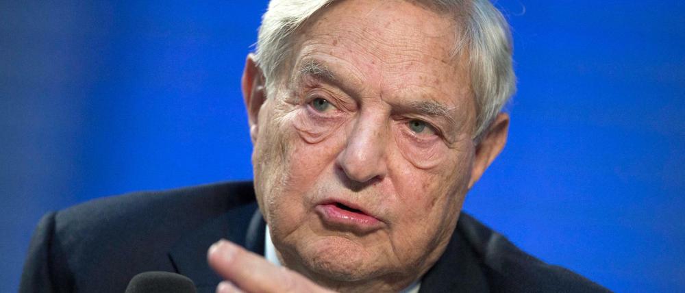Ein verdächtiges Päckchen aus Georg Soros Briefkasten musste gesprengt werden.