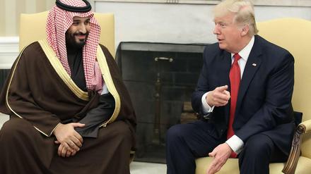Kronprinz bin Salman mit dem amerikanischen Präsidenten Donald Trump bei einem Besuch im Weißen Haus.