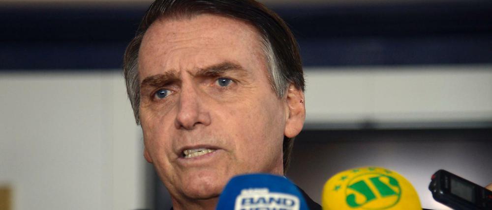 Jair Bolsonaro, der rechtspopulistische Kandidat für das Amt des brasilianischen Präsidenten, Bolsonaro liegt in Umfragen zur Stichwahl klar vorn.