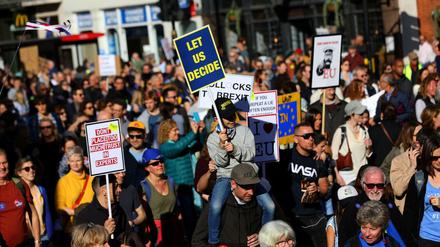 Hunderttausende demonstrieren in London gegen den Brexit.