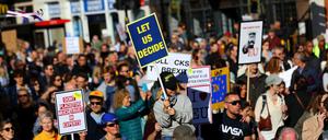 Hunderttausende demonstrieren in London gegen den Brexit.