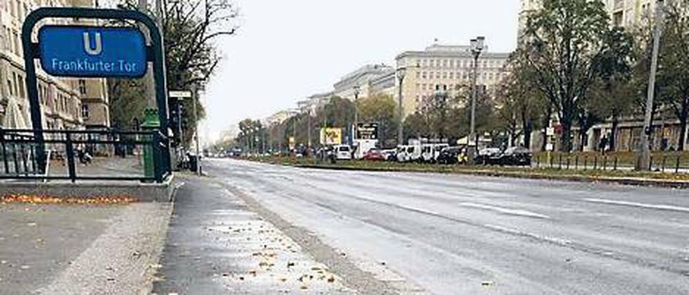 Dauerwelle. Der neue Fahrradweg am U-Bahnhof Frankfurter Tor. 