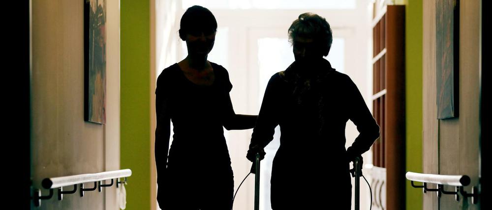 In Berlin schätzt der Senat die Zahl der Pflegebedürftigen auf 200.000.