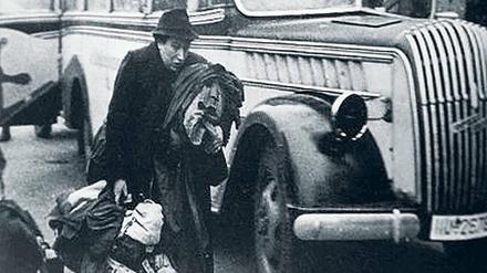 Beteiligt war das Reichsfinanzministerium auch an der Verfolgung der Juden. Das Bild zeigt eine Deportationsaktion in der Nähe von Würzburg.