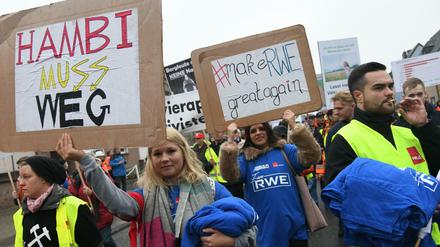 Hauptsache Atbeitsplätze: Verdi-Protest für den Erhalt der Braunkohleförderung.