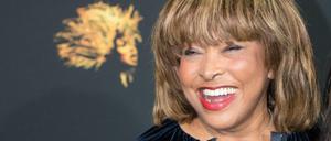 Tina Turner strahlt bei ihrem Hamburg-Besuch