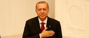 Recep Tayyip Erdogan, Präsident der Türkei, nutzt den Skandal um den getöteten Journalisten Jamal Khashoggi zur Wiederannährung an den Westen. 