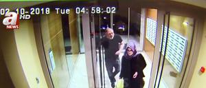 Die heute bekannt gewordenen Details tragen eher zur Verwirrung als zur Aufklärung bei. Demnach soll ein Double des ermordeten Journalisten Khashoggi am Tag der Tötung von Sicherheitskameras aufgezeichnet worden sein.