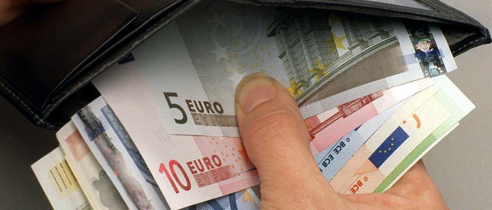 Wie viel haben die Deutschen in ihren Geldbörsen? Der jahrelange Wirtschaftsboom ist an vielen Menschen spurlos vorbeigegangen. 