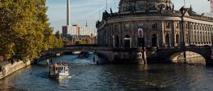 Bald könnte es soweit sein - die Spree trocknet aus und das Bauchaos in Berlin kann sich voll entfalten.