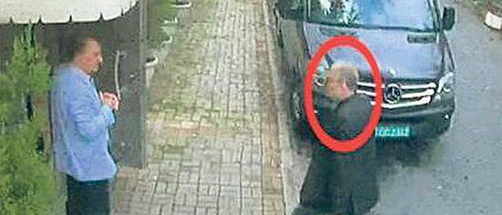 Jamal Khashoggi vor dem Betreten des saudischen Konsulats in Istanbul.