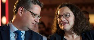 Sein Erfolg ist ihr Interesse: Scheitert Thorsten Schäfer-Gümbel am Sonntag, hat Andrea Nahles ein Riesenproblem.