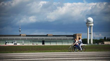 Beliebtes Freizeitziel: Das Tempelhofer Feld vor dem früheren Airport.