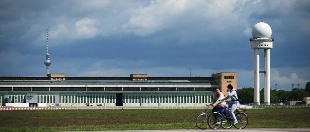 Beliebtes Freizeitziel: Das Tempelhofer Feld vor dem früheren Airport.