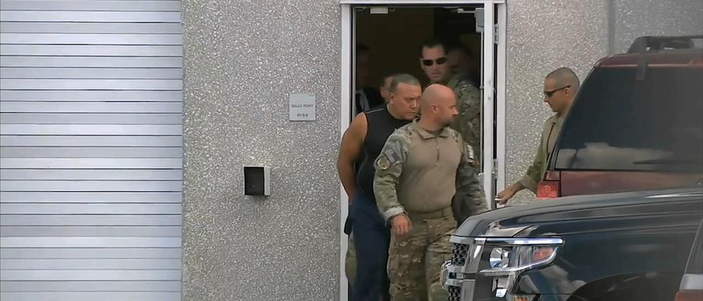 Cesar Sayoc, der 14 Briefbomben an Trump-Kritiker versandt haben soll, bei seiner Festnahme am Freitag in Florida.