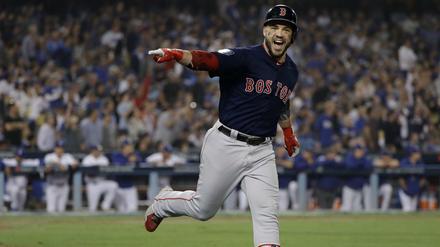 Bostons Steve Pearce bejubelt einen seiner zwei Homeruns.