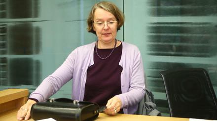 Die Klägerin Vera Egenberger im Verhandlungssaal des Bundesarbeitsgerichts.