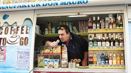 Der Eismann Mauro Luongo muss Ende Oktober sein Lager in der Lausitzer Straße aufgeben. 