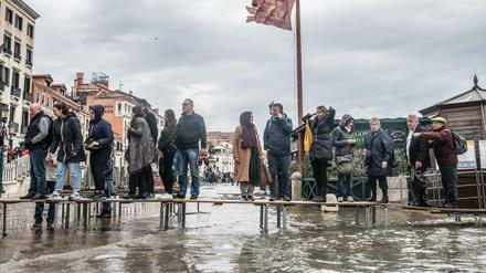 Auch der Marathon in Venedig steht unter Wasser. 