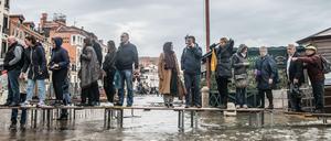 Auch der Marathon in Venedig steht unter Wasser. 