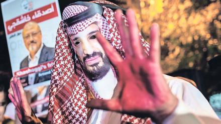 In Istanbul protestieren Demonstranten nach dem Mord an Jamal Khashoggi gegen den saudischen Kronprinzen Mohammed bin Salman.