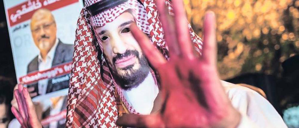 In Istanbul protestieren Demonstranten nach dem Mord an Jamal Khashoggi gegen den saudischen Kronprinzen Mohammed bin Salman.