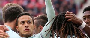 Thiago oder nix. Bayerns Torschütze blickt entschlossen, sein Klub ist wieder auf Kurs.