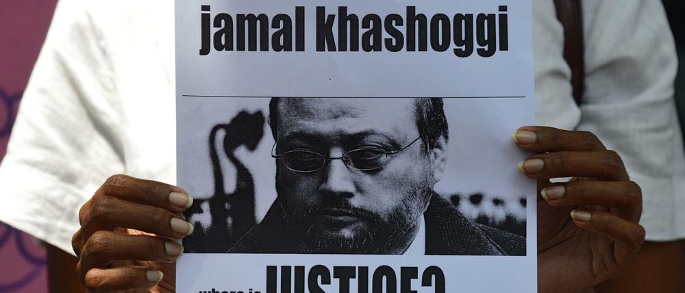 Aktivisten in Sri Lanka fordern Gerechtigkeit für Jamal Khashoggi.